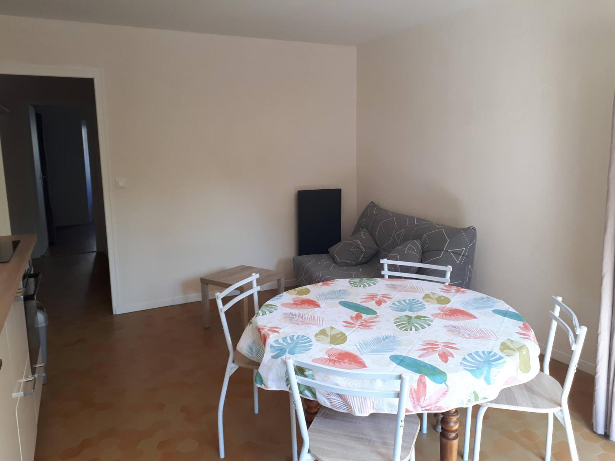 Le Pouvoir Des Fleurs, De 2 A 4 Personnes Crots Exterior photo