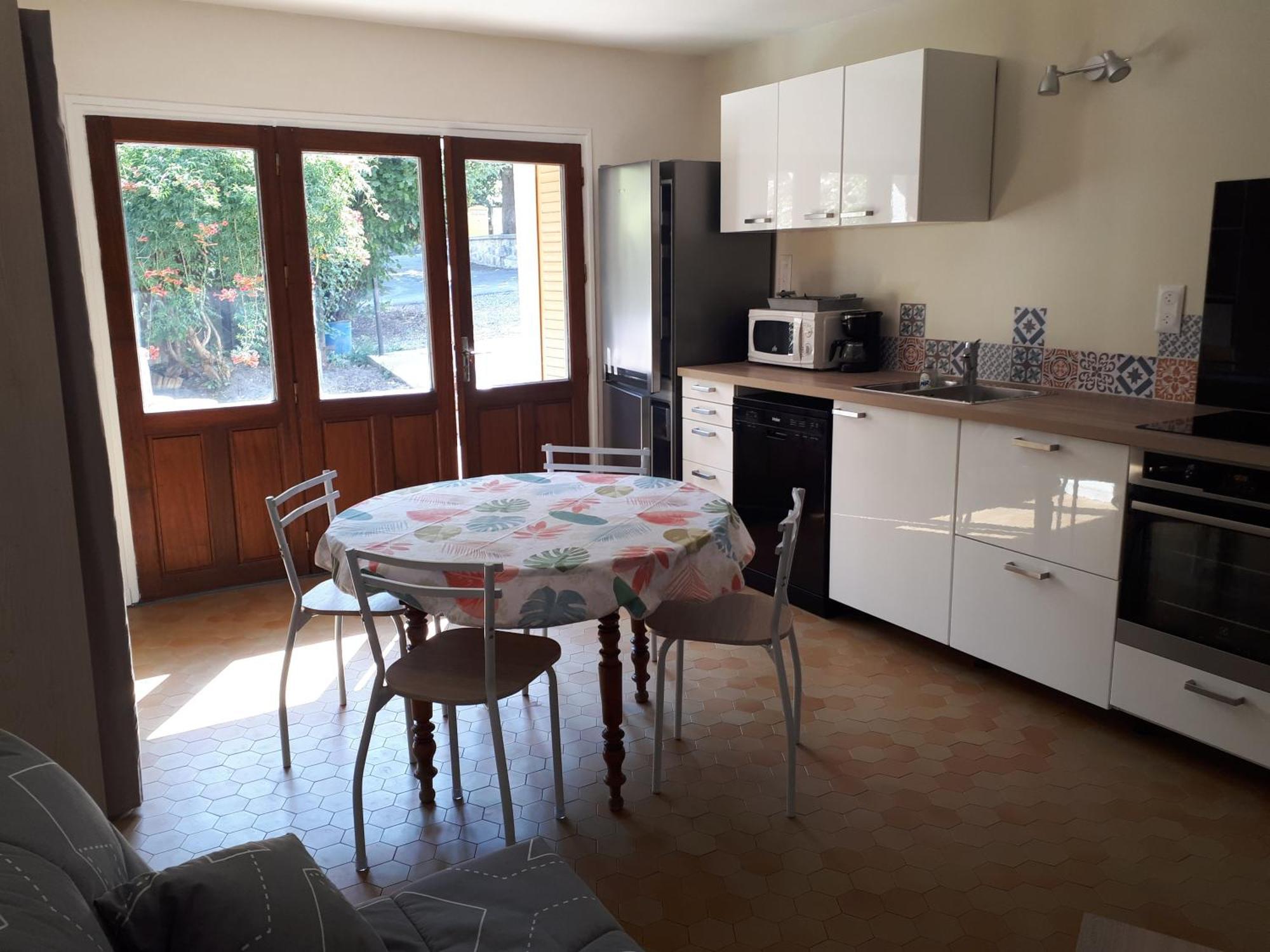 Le Pouvoir Des Fleurs, De 2 A 4 Personnes Crots Exterior photo